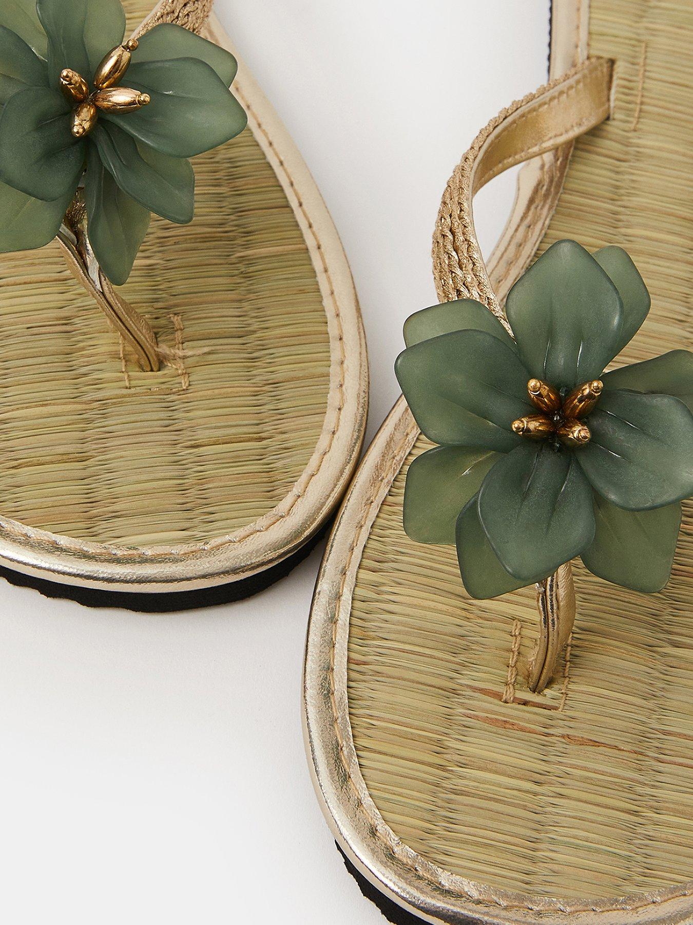 accessorize-flower-metallic-seagrass-flip-flops-greengoldoutfit