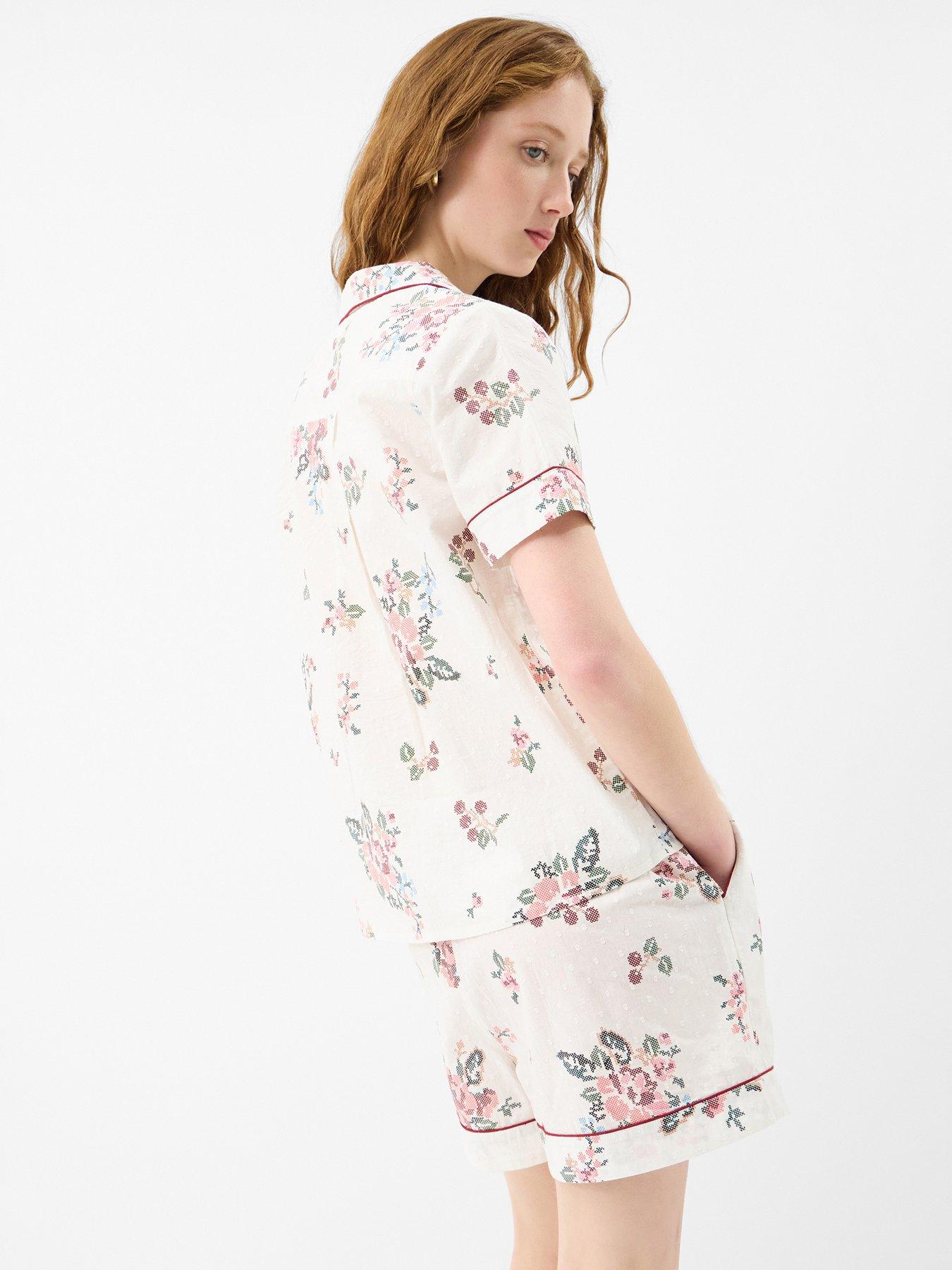 accessorize-floral-print-cotton-shorts-pyjamas-set-creamstillFront