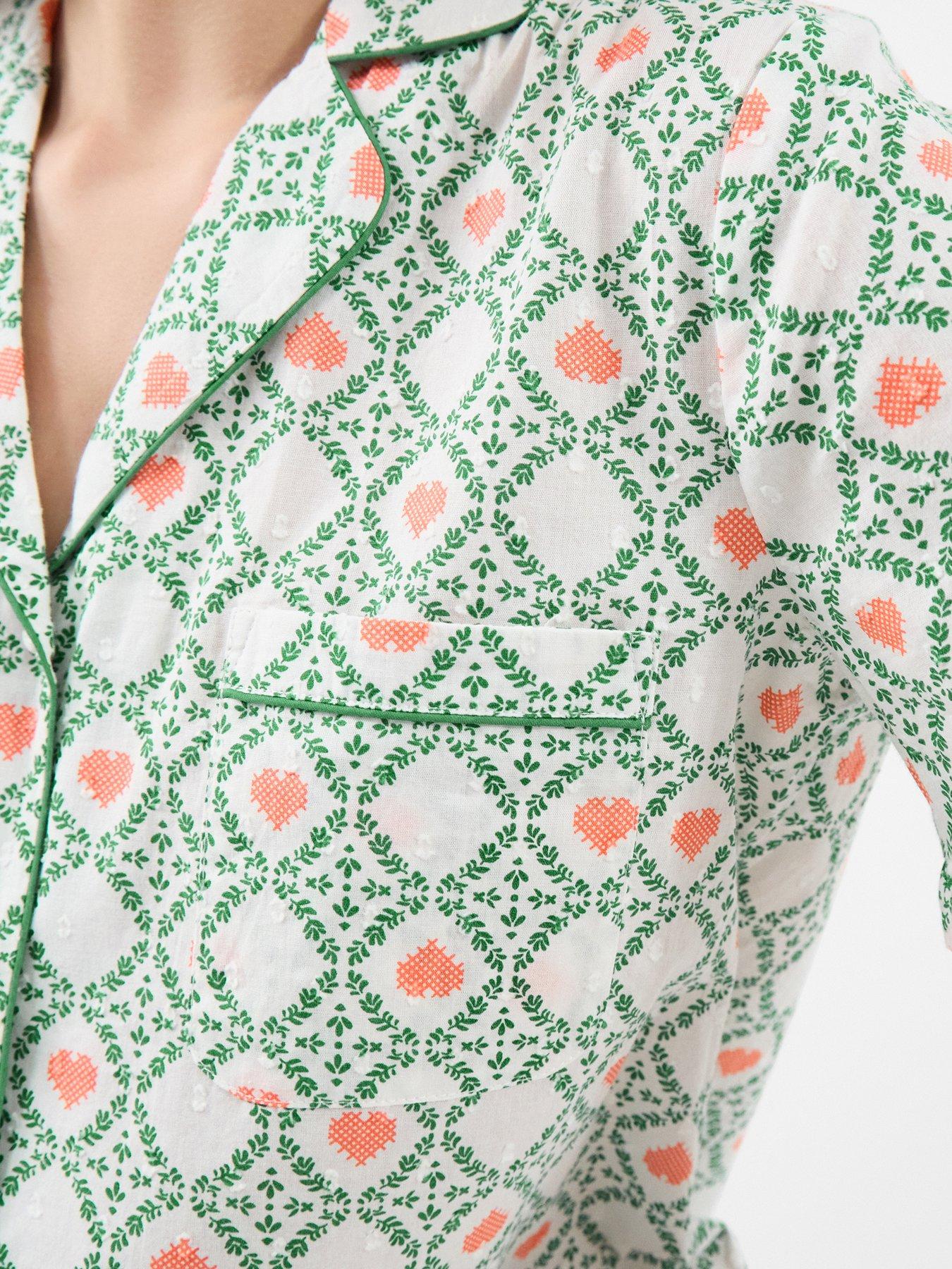 accessorize-heart-print-ruffle-shorts-pyjama-set-cream-amp-greenoutfit