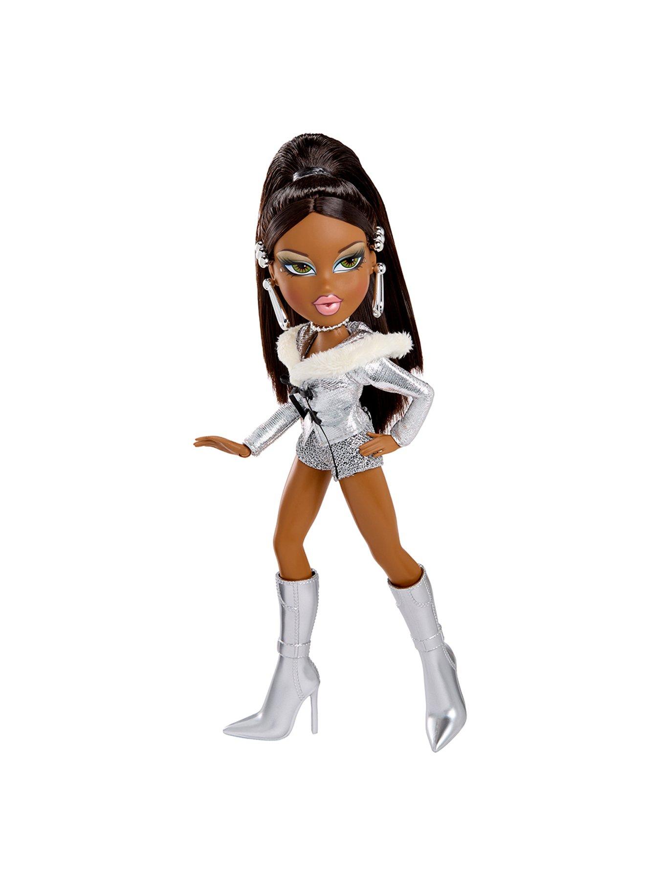 Image 3 of 7 of Bratz Bratz Charmz Doll - Sasha