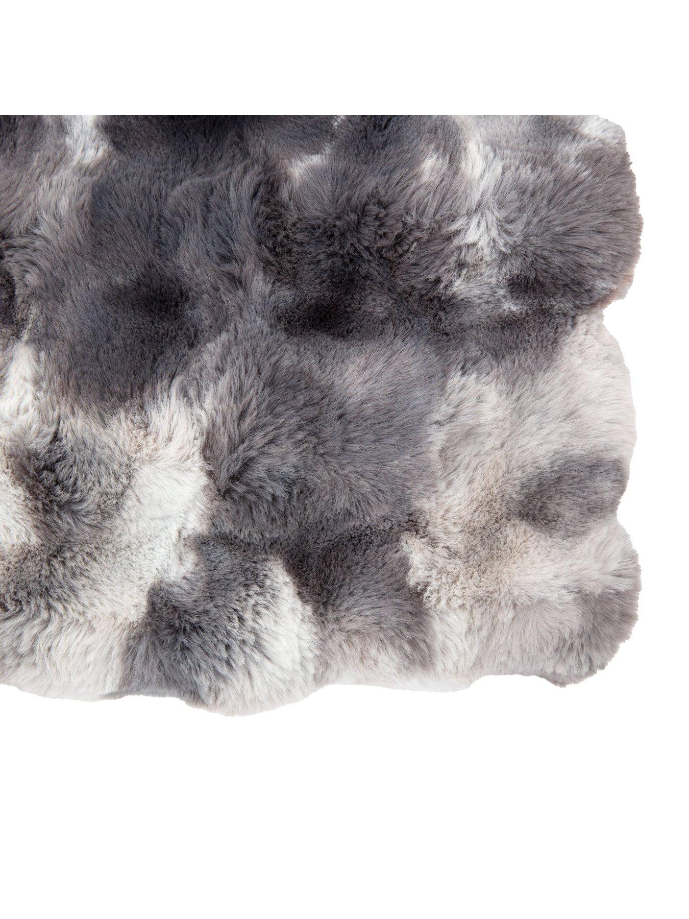 Image 6 of 6 of Gallery Marshmallow Rabbit Faux Fur Throw 1300x1700mm