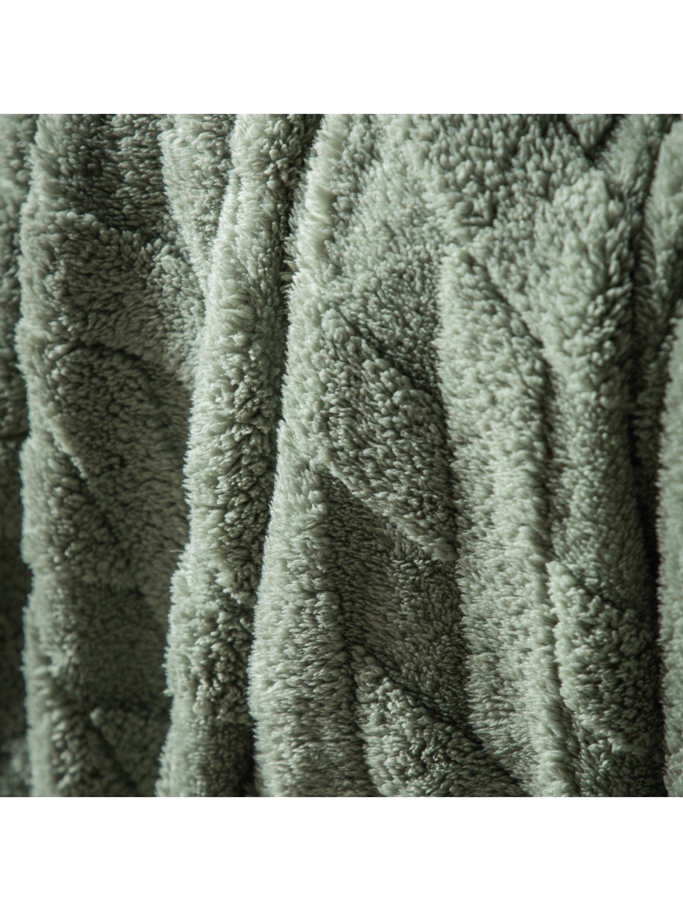 Image 3 of 3 of Gallery Textures Cross Knit Aspen Green 130x170cm