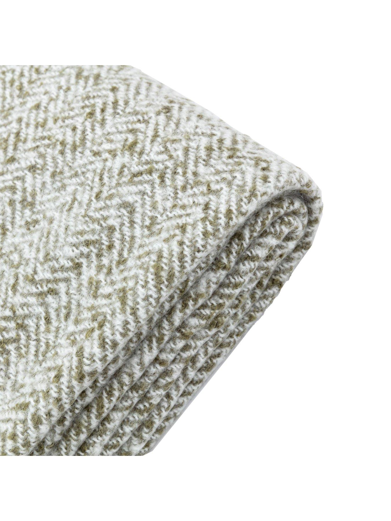 gallery-herringbone-faux-mohair-throw-olive-1300x1800mmdetail