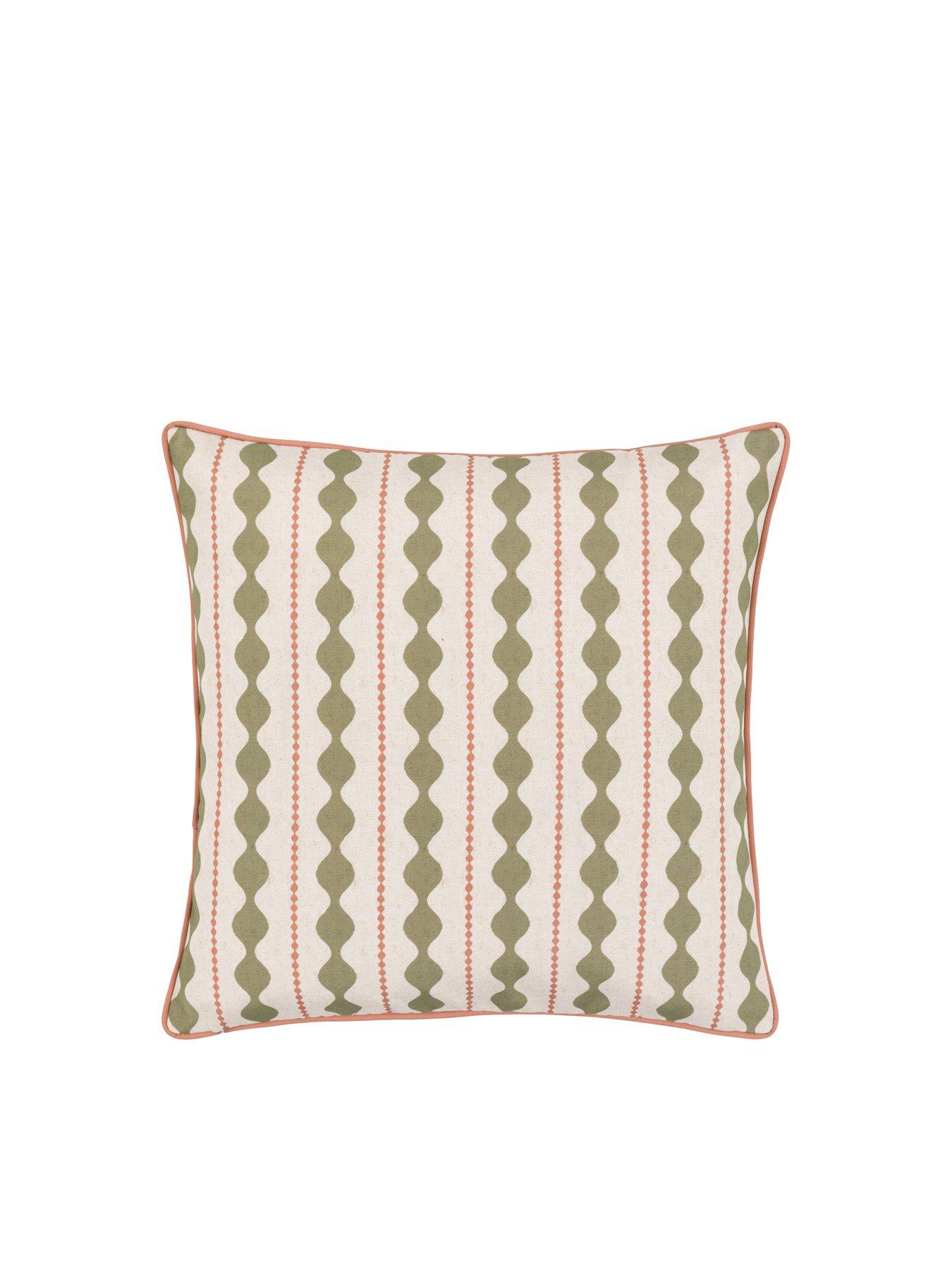 gallery-direct-palmera-cushion-natural-45x45cmdetail