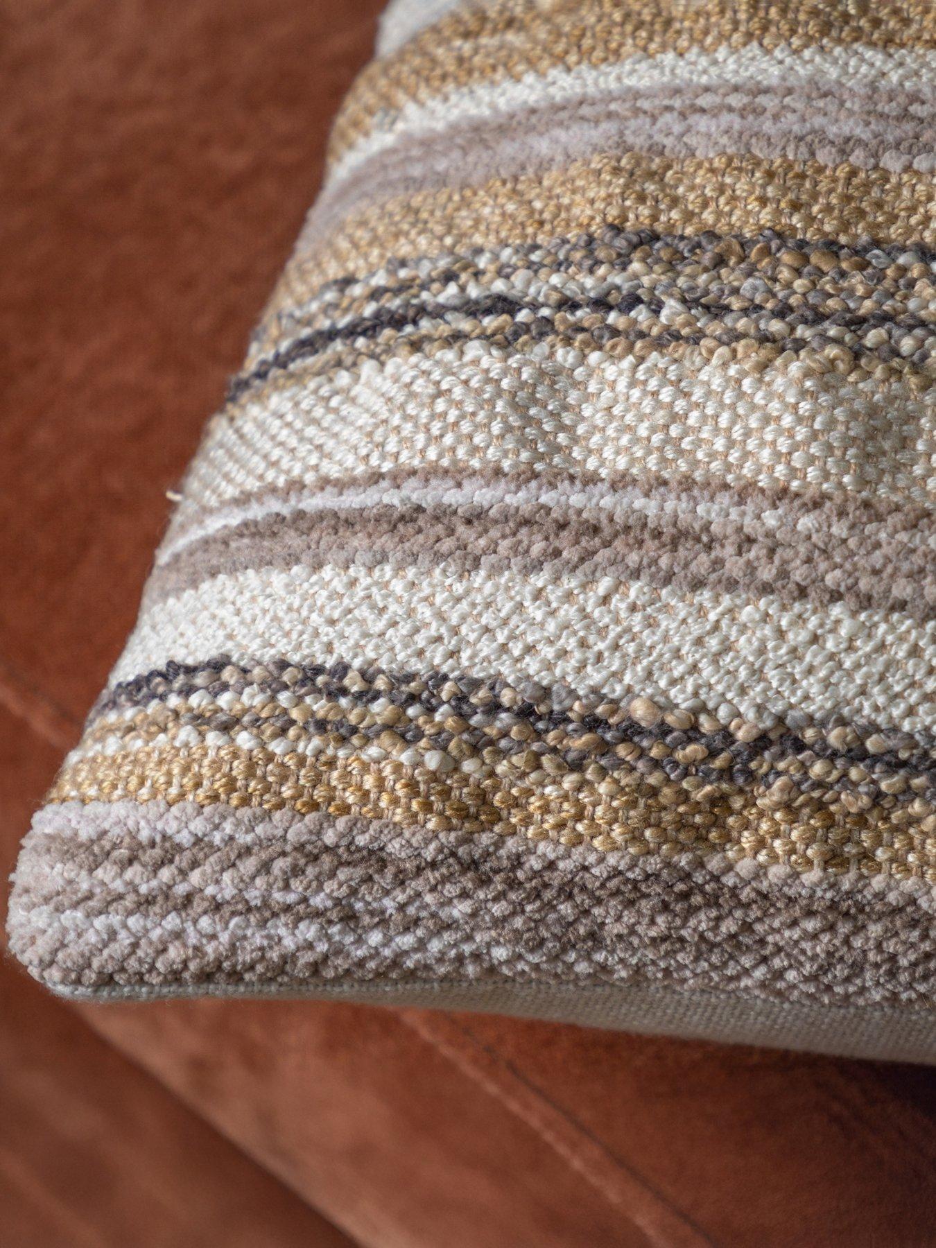 gallery-horizontal-stripe-cushion-450x450mmback
