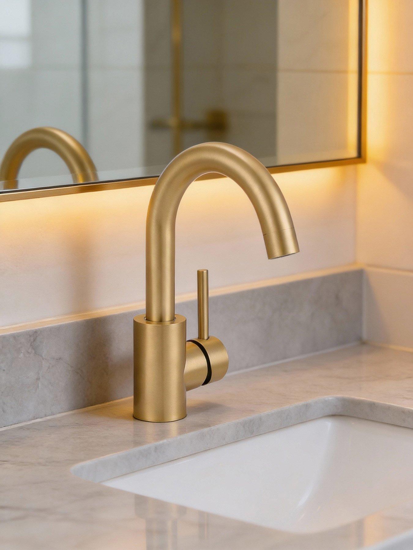 Living And Home Golden Arc Single-Handle Faucet With Swivel Spout in One Colour