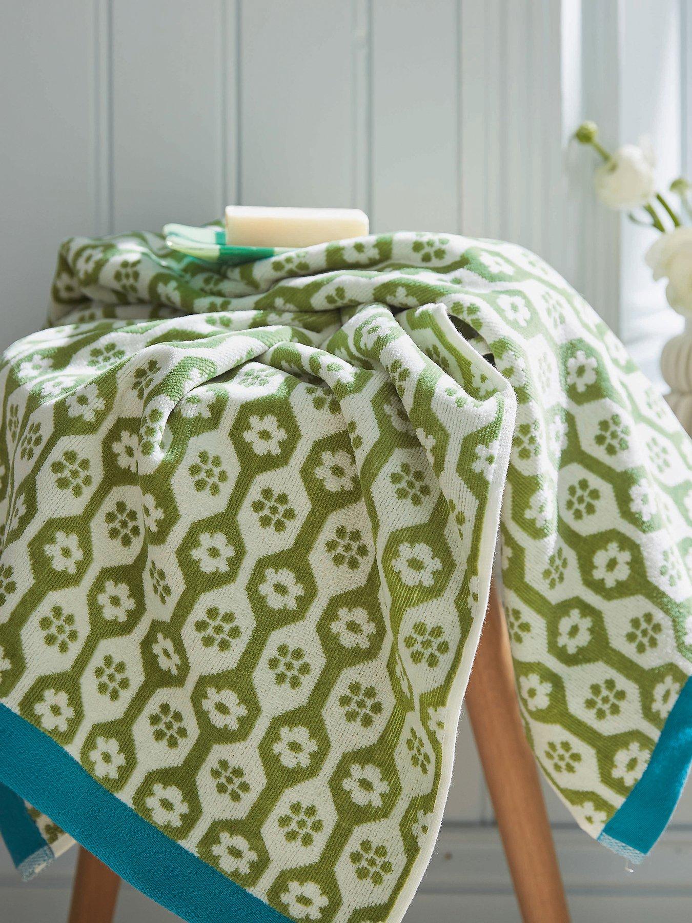 Image 1 of 2 of Land & Shore Daisy Hand Towel Green