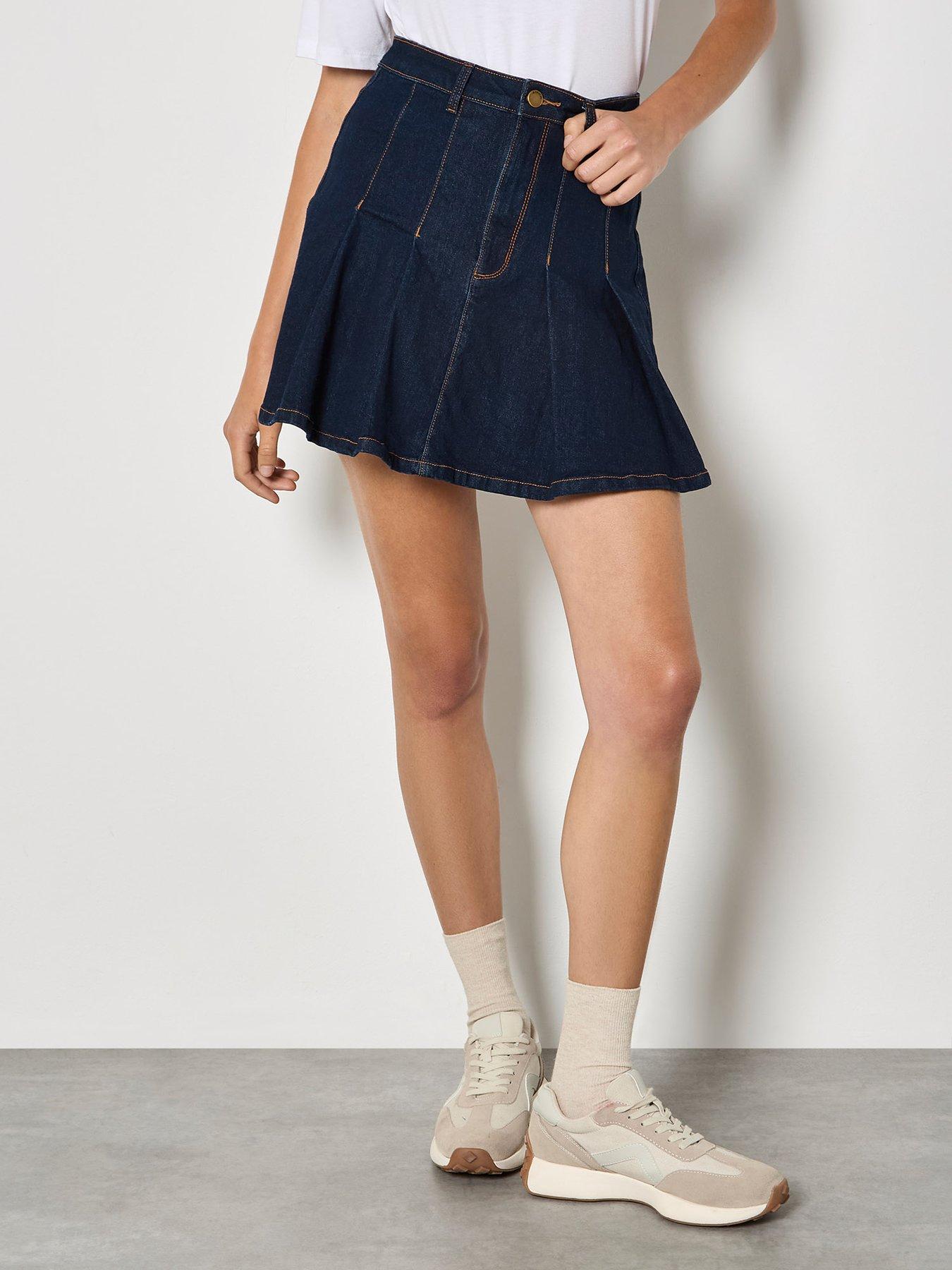 apricot-apricot-denim-pleated-mini-skirtoutfit