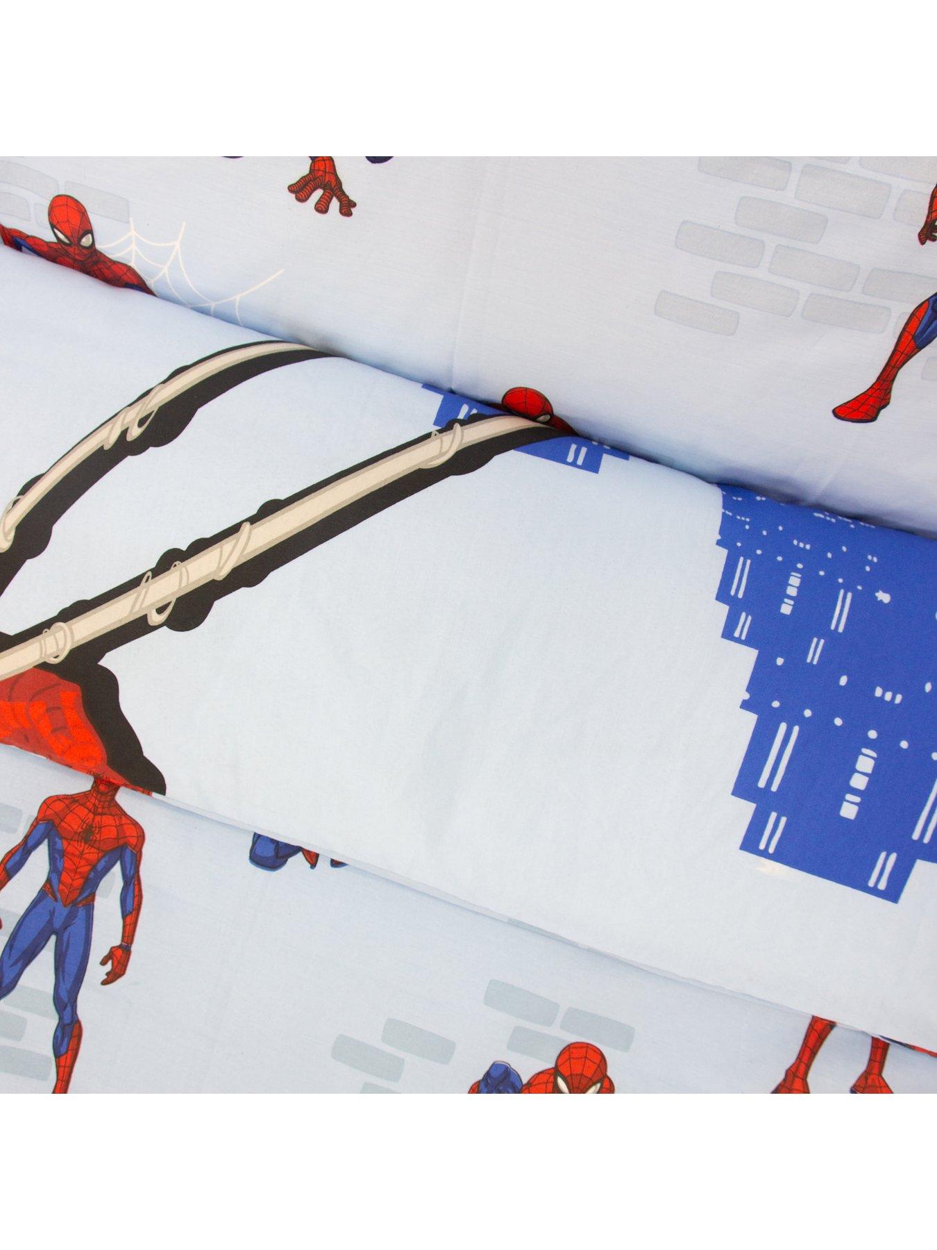 Image 6 of 7 of Spiderman Spiderman Adventure Panel Duvet- Single