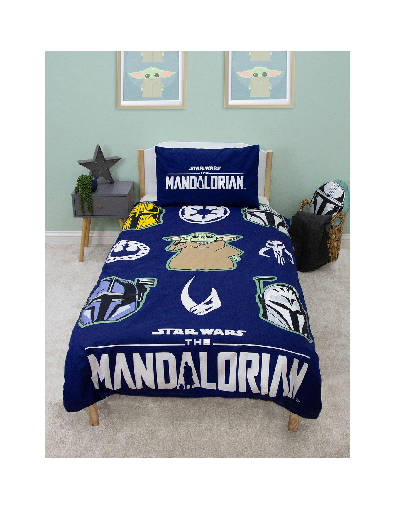 star-wars-mandalorian-friend-panel-duvet--singlestillFront