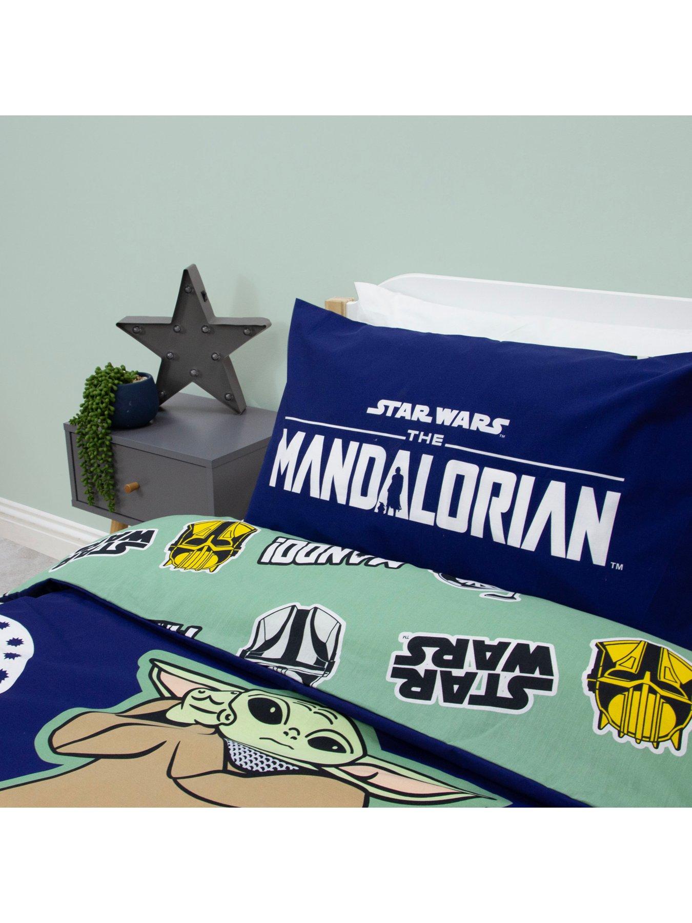 star-wars-mandalorian-friend-panel-duvet--singleoutfit