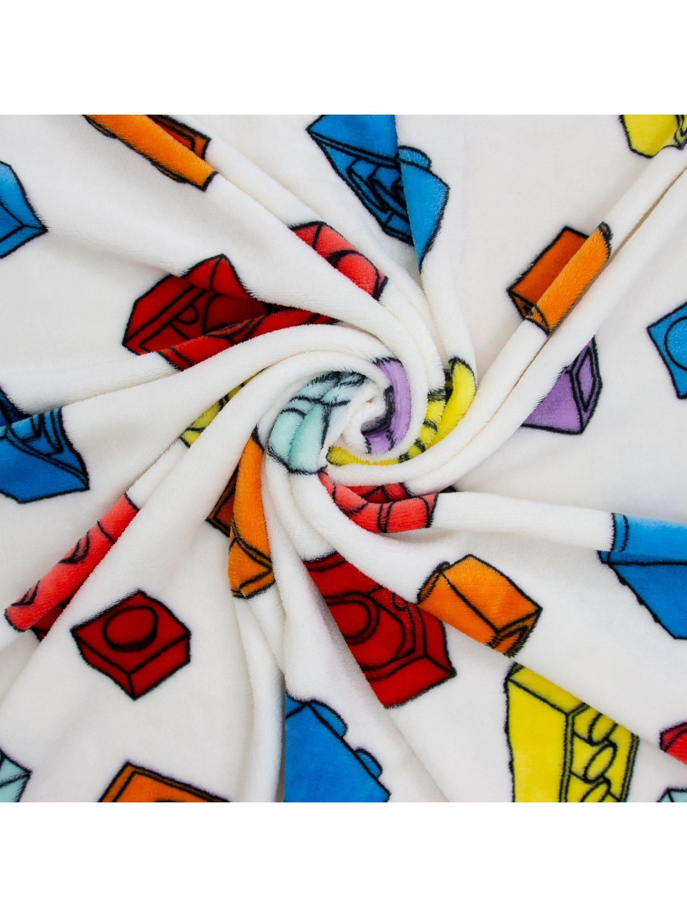 lego-lego-colourblocked-fleece-rotary-blanketdetail