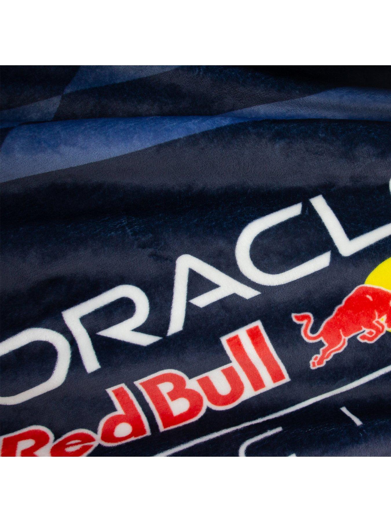 f1-red-bull-red-bull-gradient-digital-sherpa-fleece-blanketoutfit