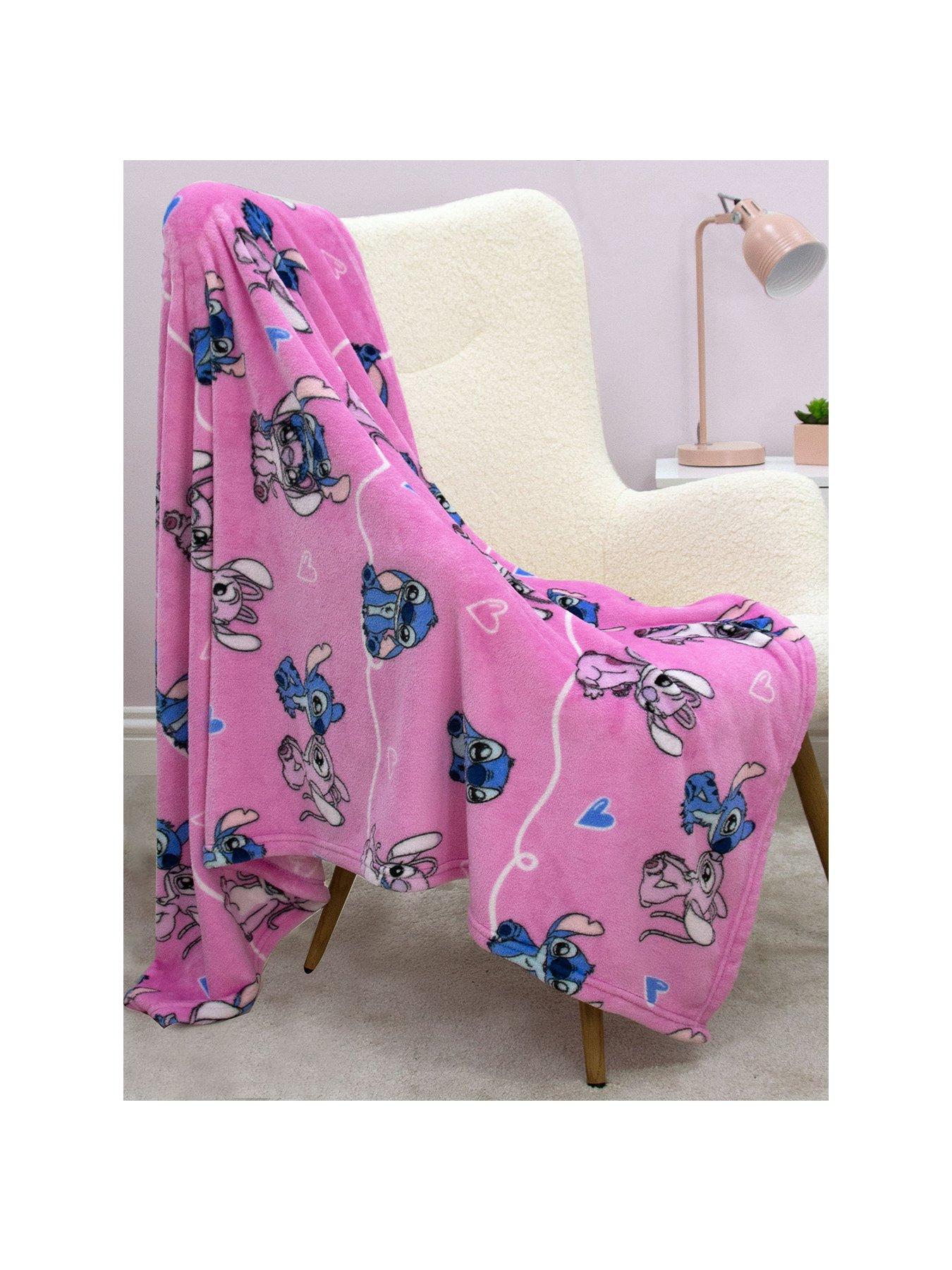 lilo-stitch-lilo-amp-stitch-chill-rotary-fleece-blanketstillFront