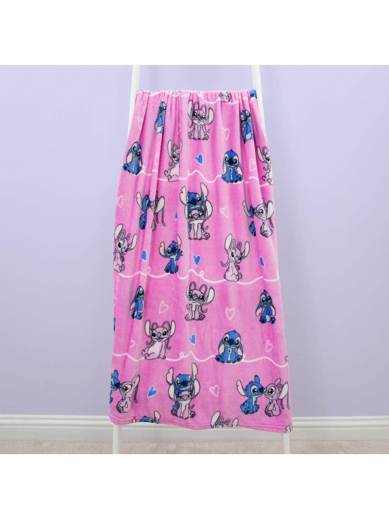 lilo-stitch-lilo-amp-stitch-chill-rotary-fleece-blanketback