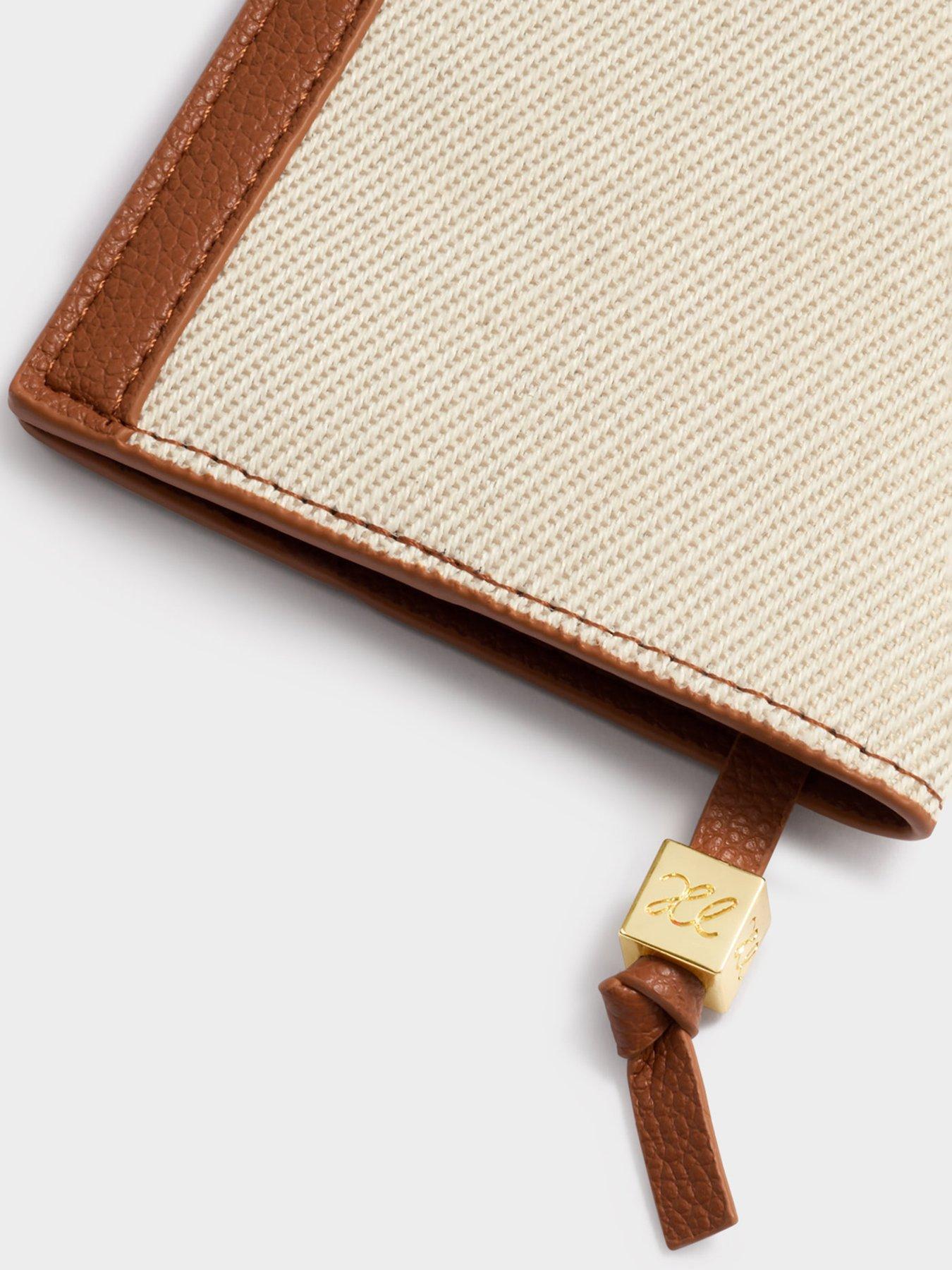 katie-loxton-passport-cover-canvasoutfit