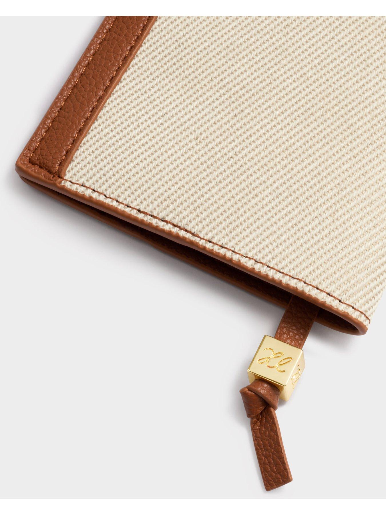 katie-loxton-passport-cover-canvascognacoutfit