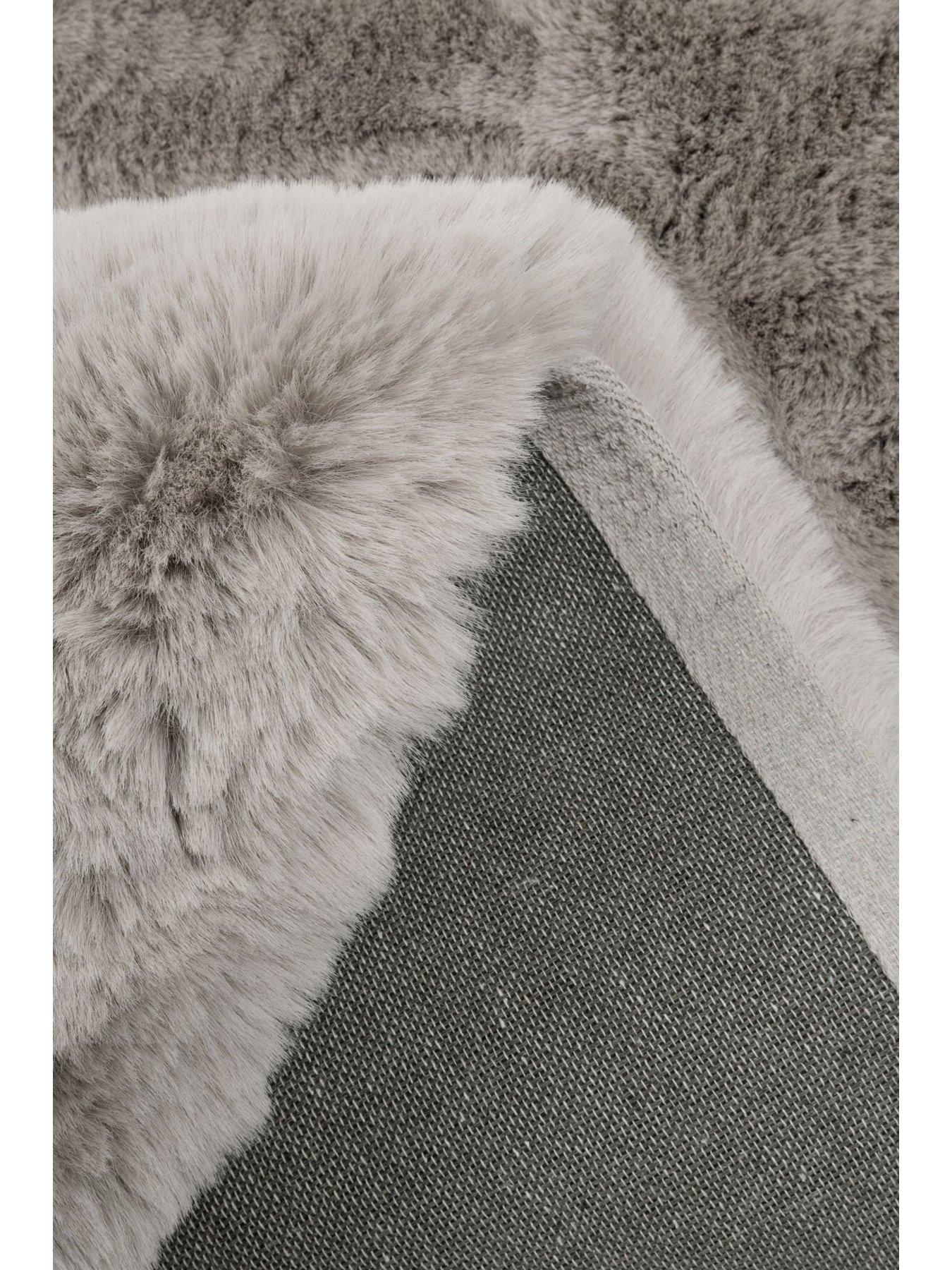 the-very-collection-polar-faux-fur-rugoutfit