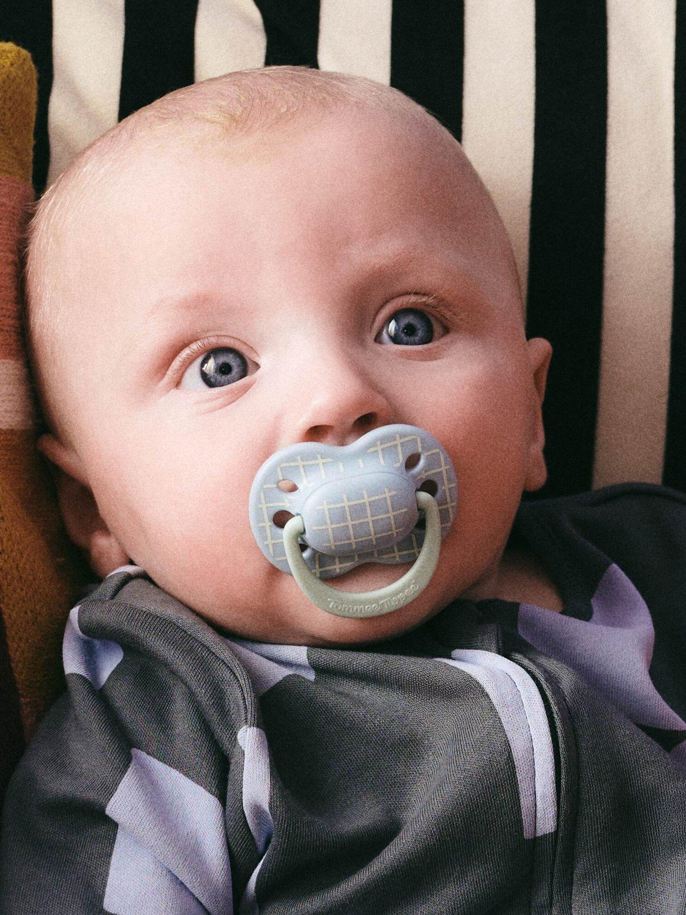 tommee-tippee-6x-0-6m-anytime-soother-2back