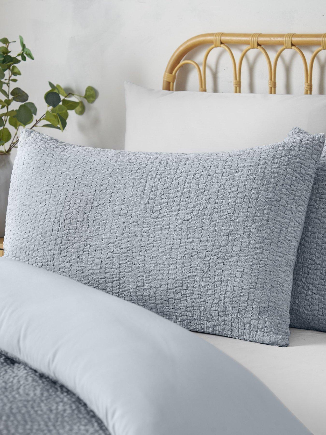 catherine-lansfield-crinkle-seersucker-duvet-setoutfit