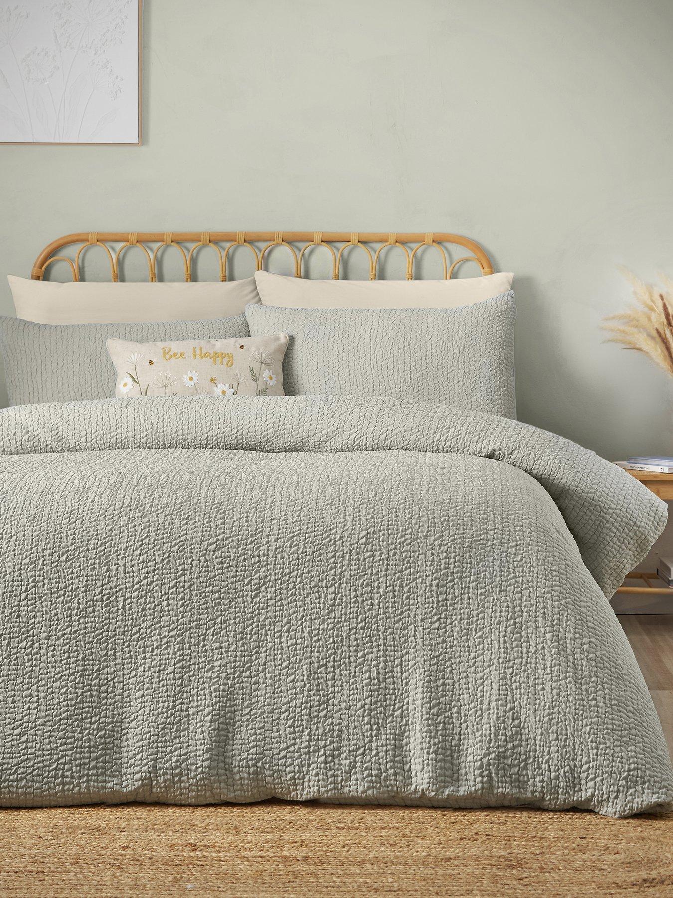 Image 1 of 2 of Catherine Lansfield Crinkle Seersucker Duvet Set