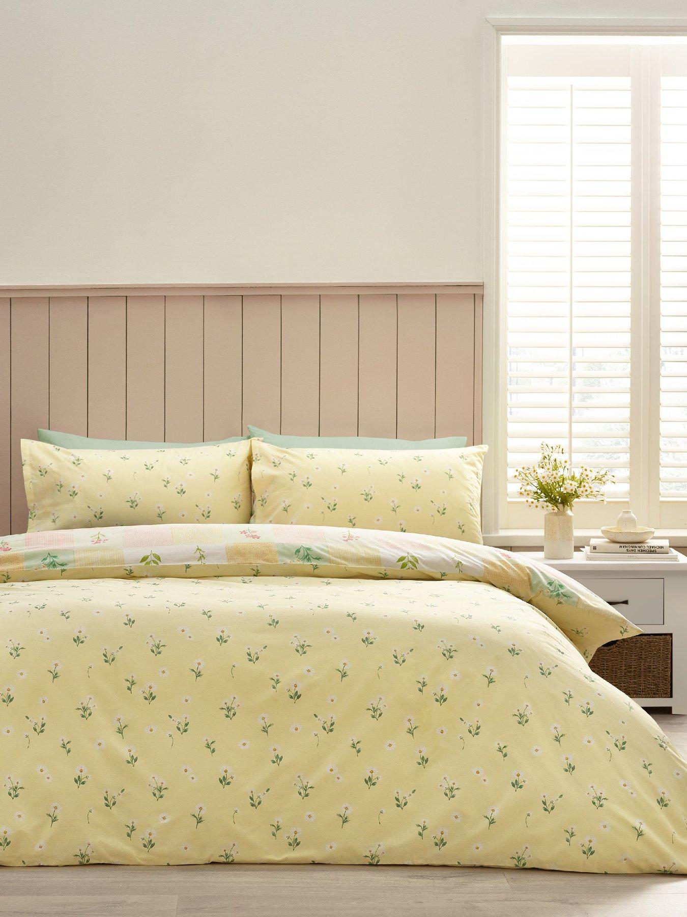 catherine-lansfield-daisy-patchwork-duvet-set-yellowback