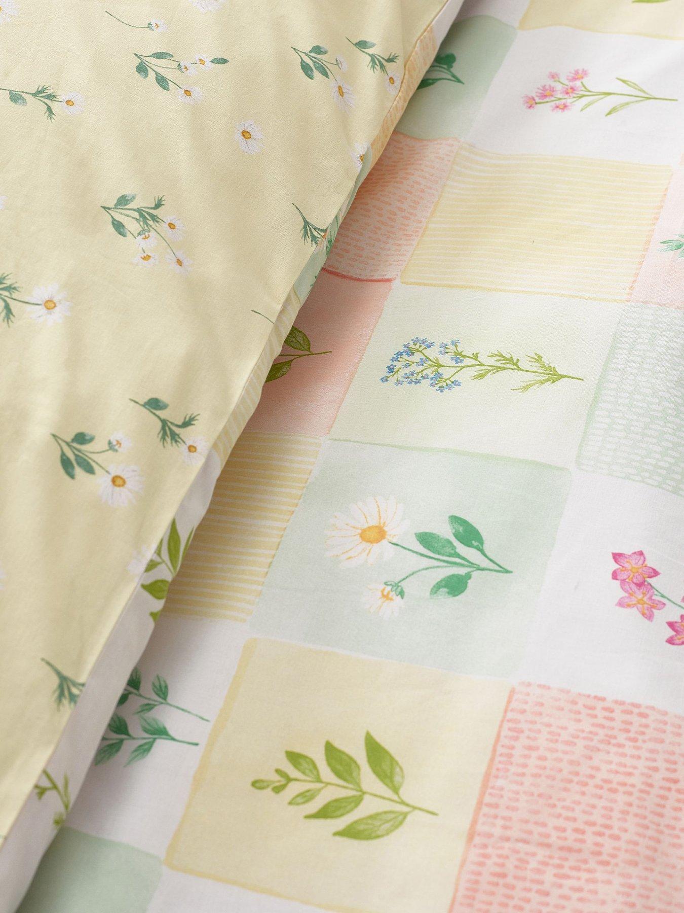 catherine-lansfield-daisy-patchwork-duvet-set-yellowdetail