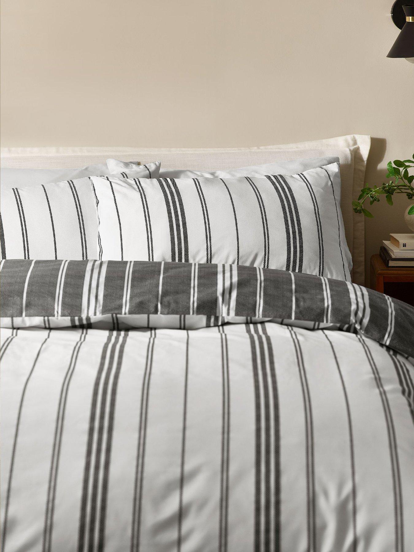 catherine-lansfield-harbour-stripe-duvet-set-blackdetail