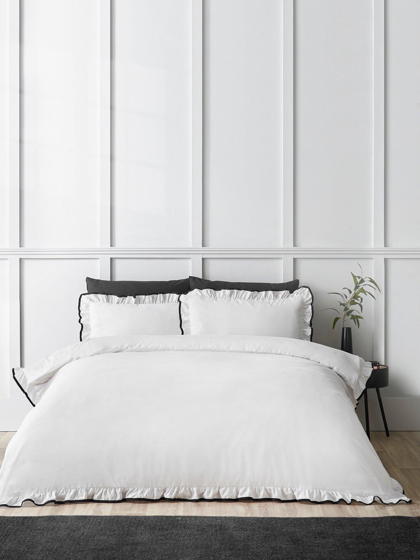 catherine-lansfield-so-soft-mono-frill-duvet-set