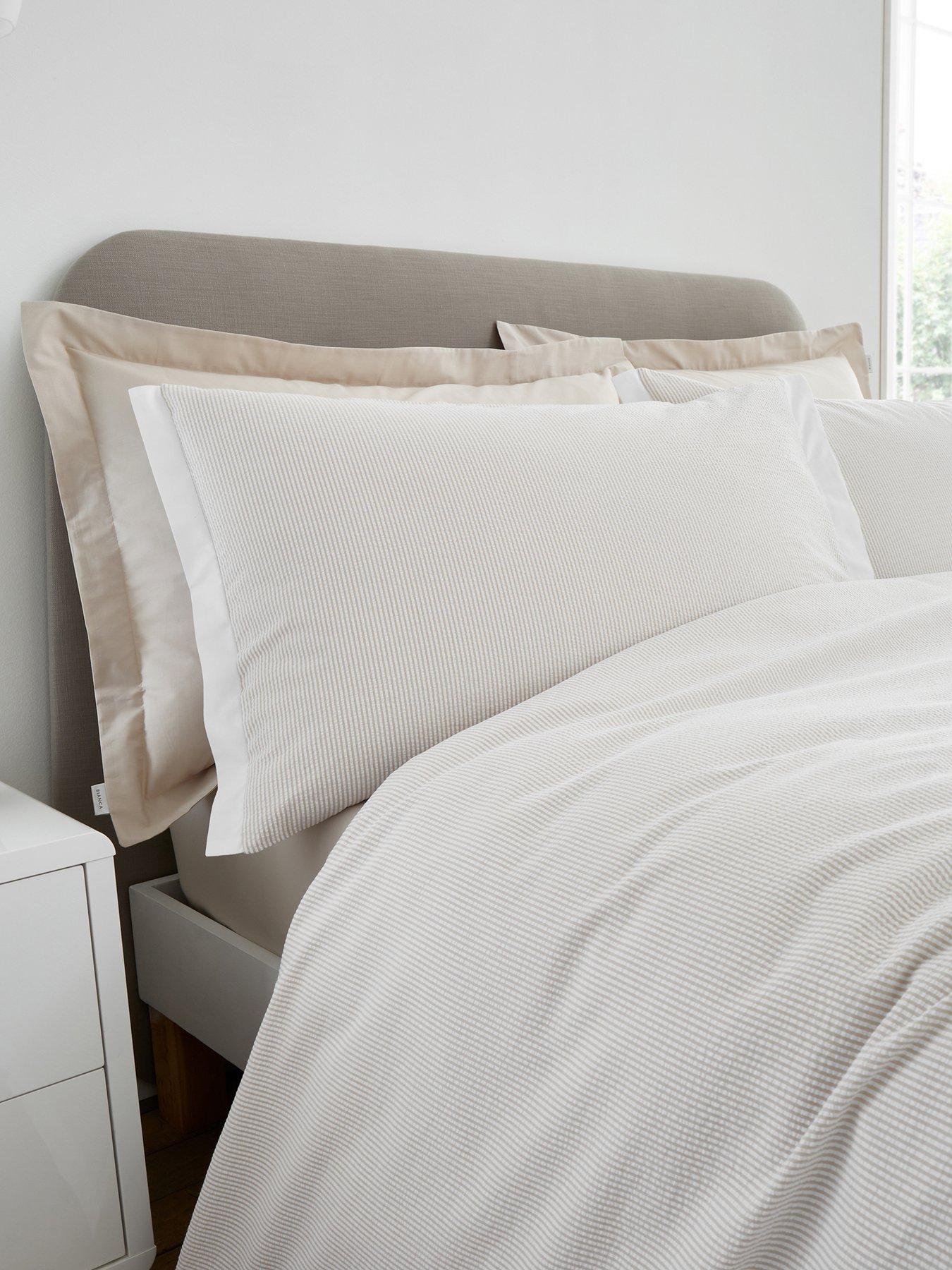 bianca-seersucker-woven-stripe-duvet-set-naturaloutfit