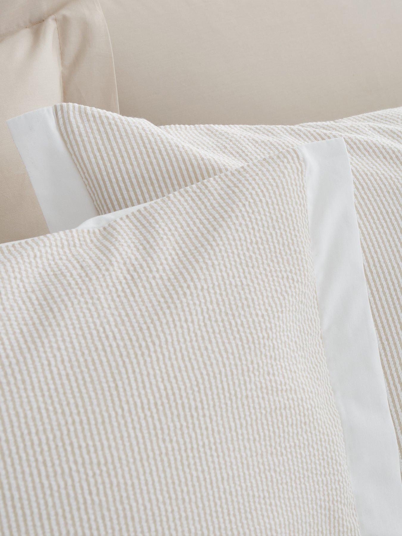 bianca-seersucker-woven-stripe-duvet-set-naturaldetail