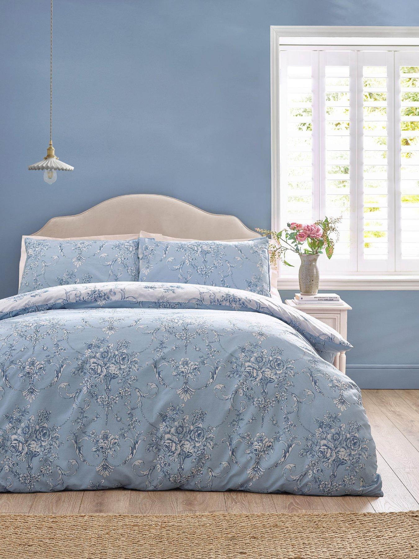 catherine-lansfield-antoinette-damask-floral-super-duvet-set-blueoutfit
