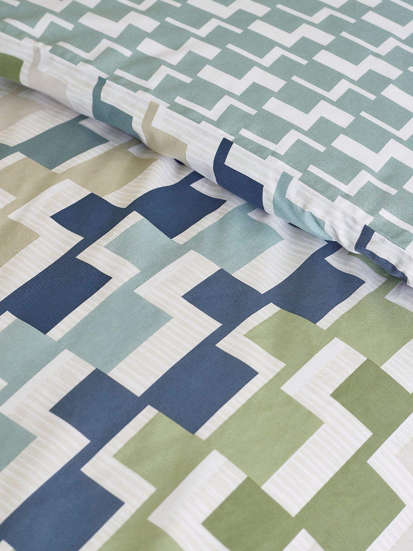 catherine-lansfield-bryson-duvet-set-bluedetail