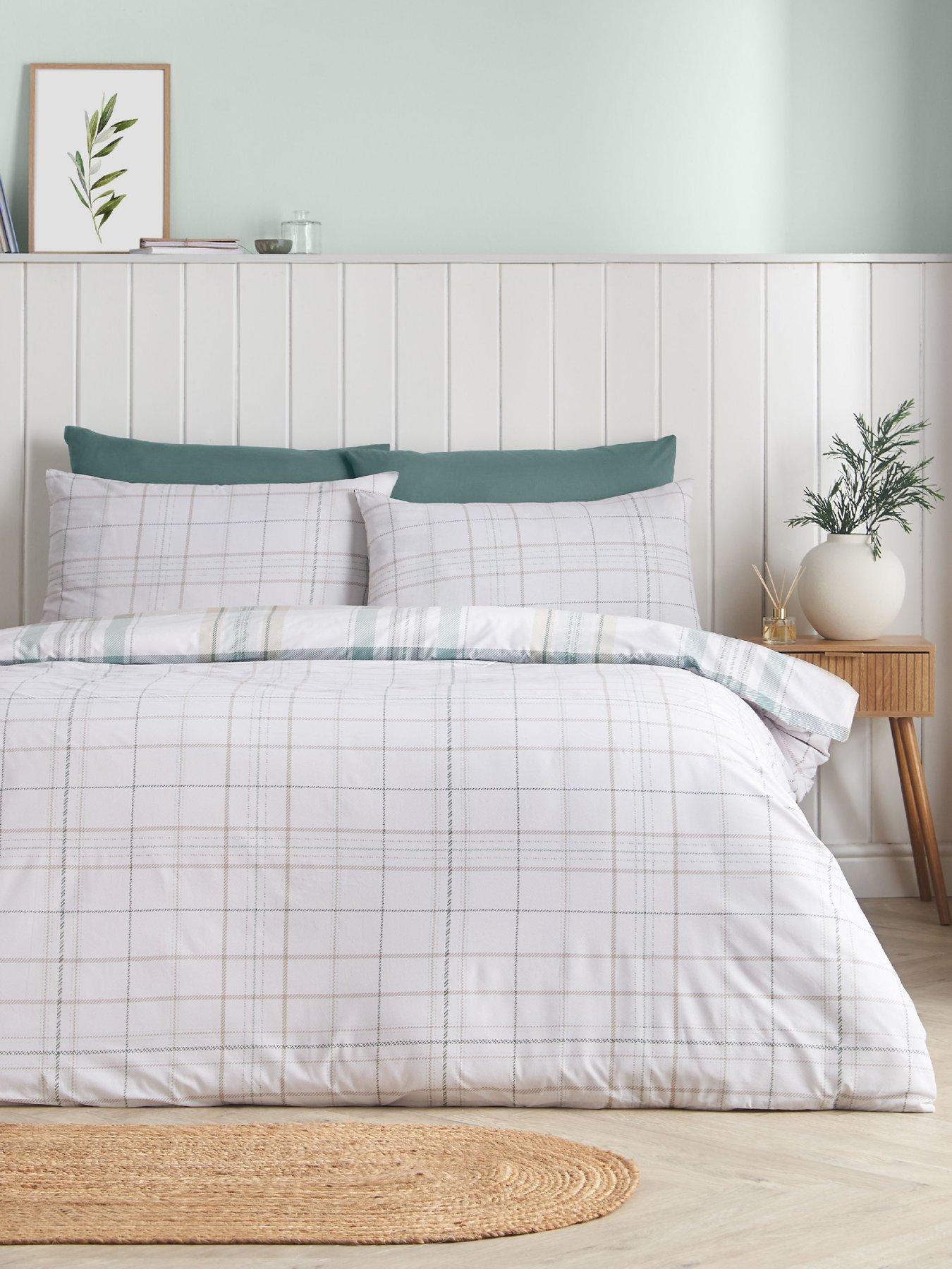 Image 4 of 6 of Catherine Lansfield Cartmel Check Duvet Set Green