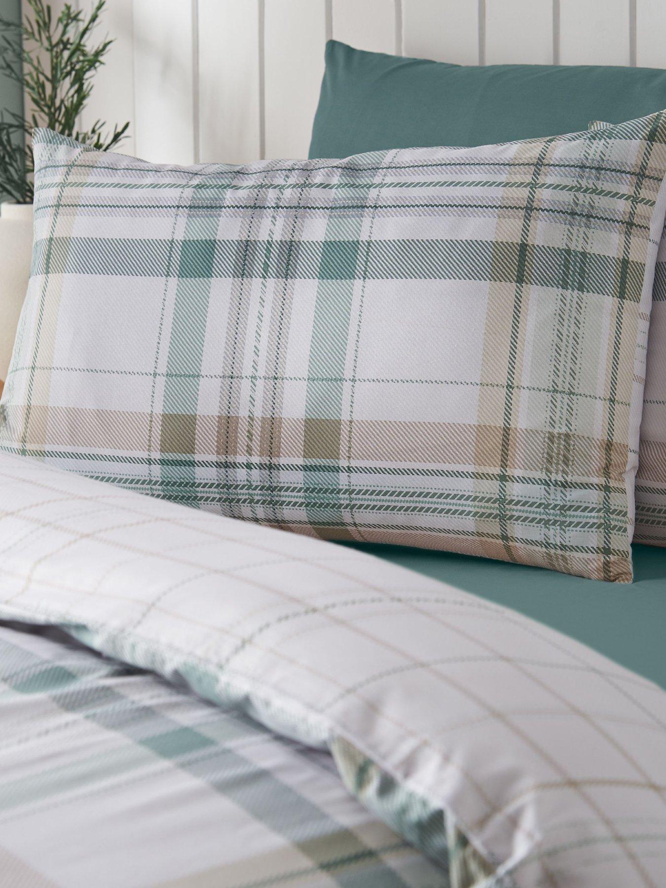 Image 5 of 6 of Catherine Lansfield Cartmel Check Duvet Set Green