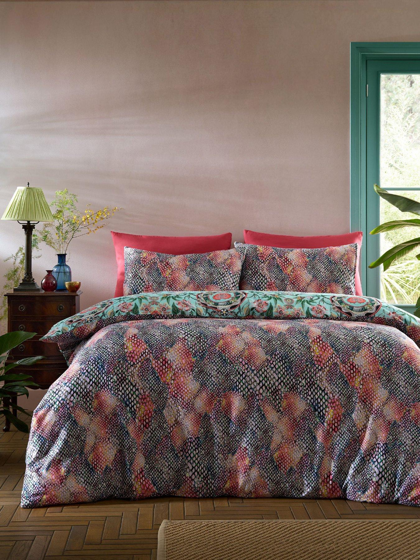 matthew-williamson-mother-amazon-duvet-set-greenoutfit