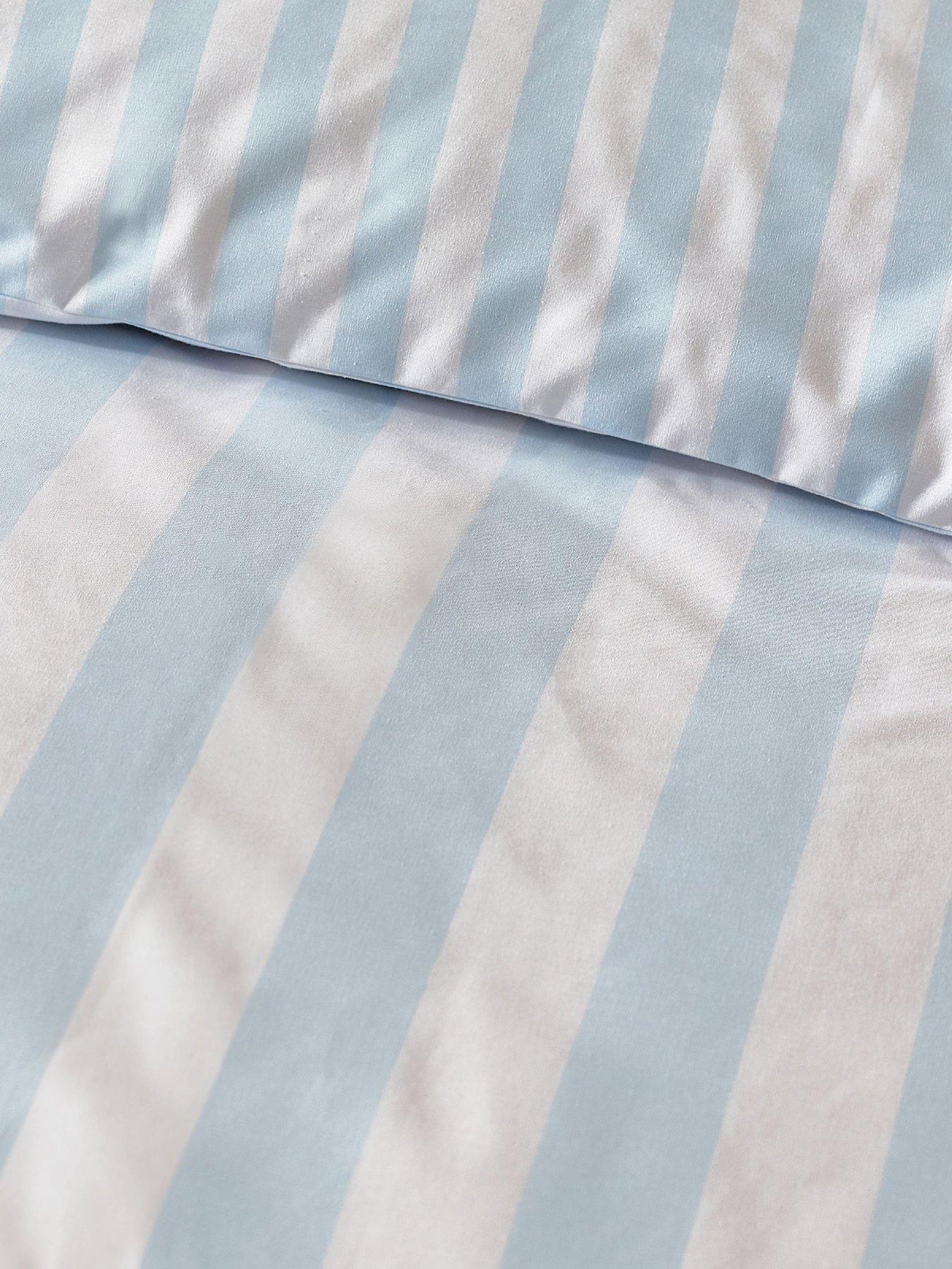 sassy-b-stripe-tease-duvet-set-blueoutfit