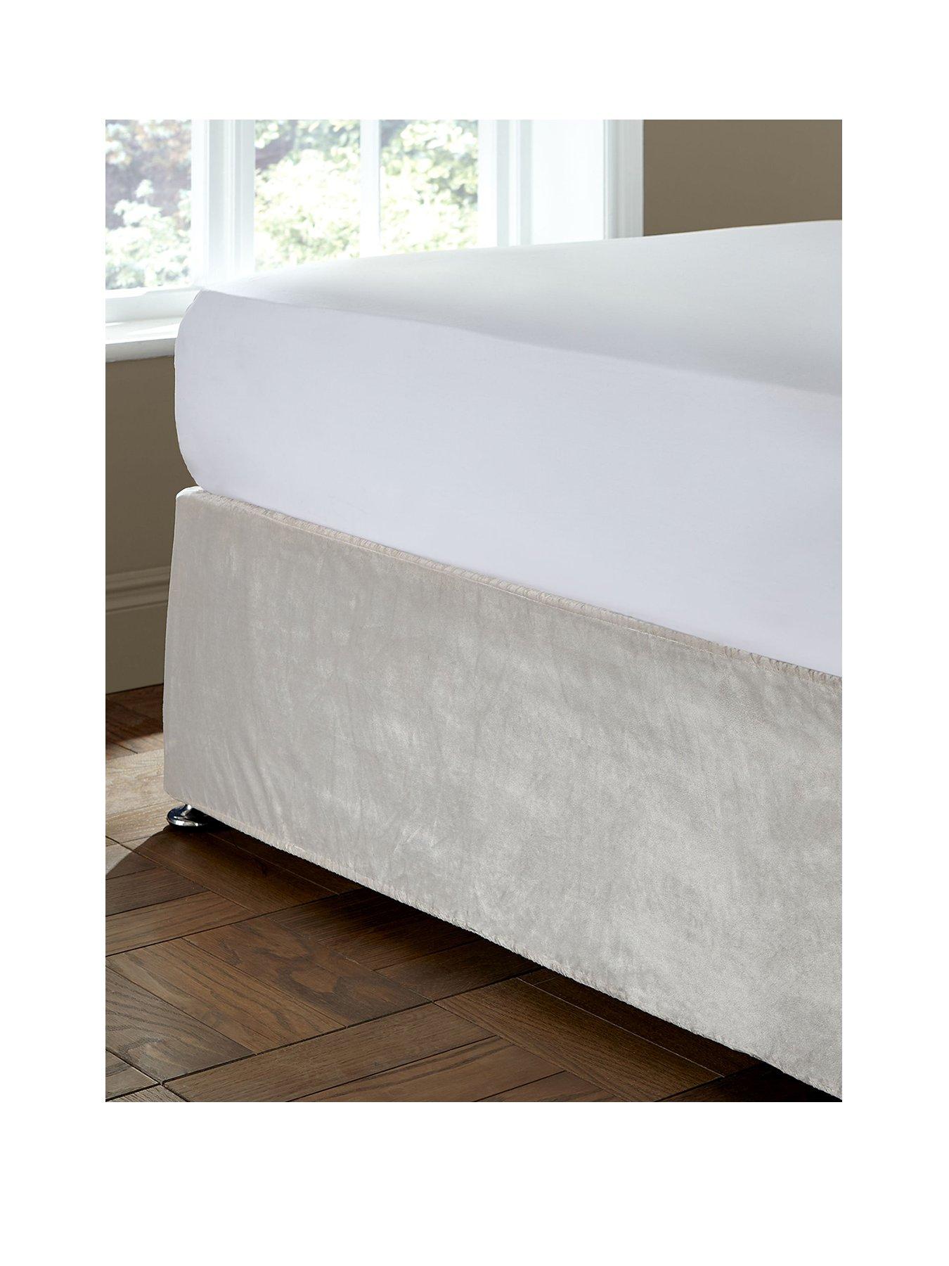 Image 2 of 4 of Catherine Lansfield Kingsley Matt Velvet Base Wrap