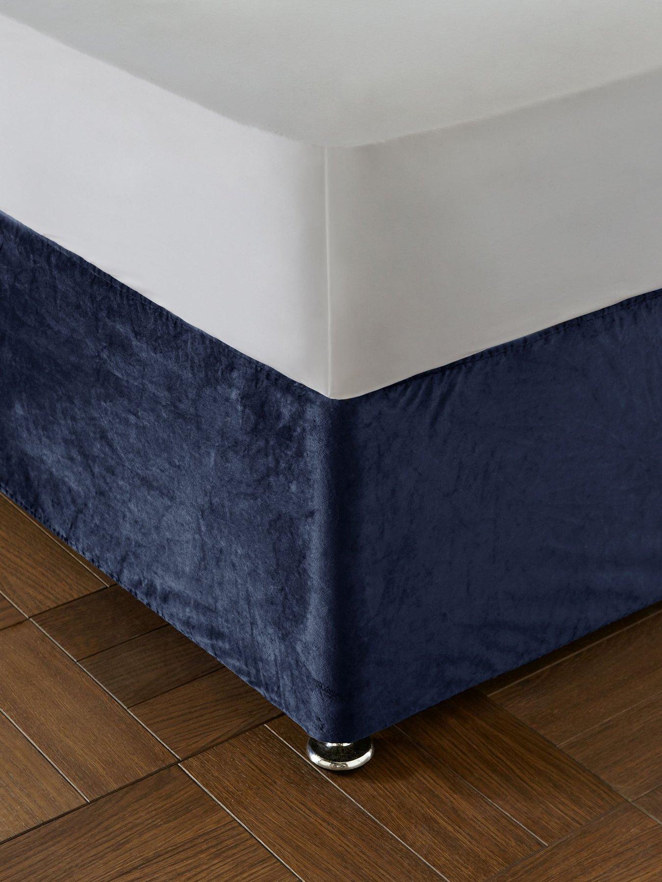 Catherine Lansfield Kingsley Matt Velvet Base Wrap