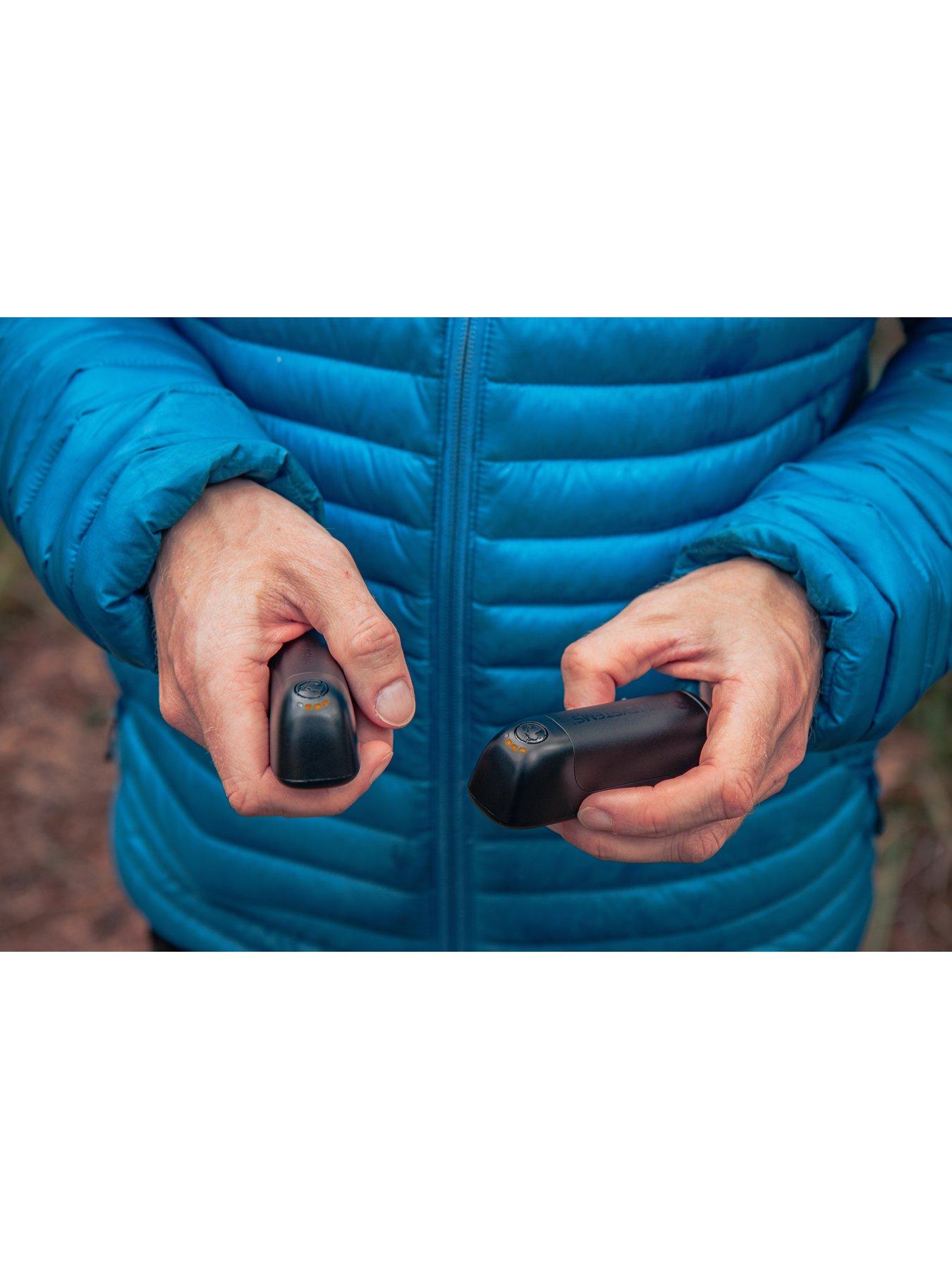 lifesystems-rechargeable-palm-handwarmers-usb-usb-c-portsoutfit