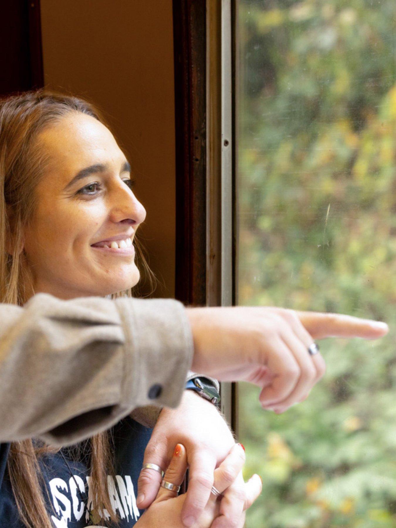 virgin-experience-days-midlands-steam-train-trip-with-cream-tea-for-two-3-uk-locationsstillFront