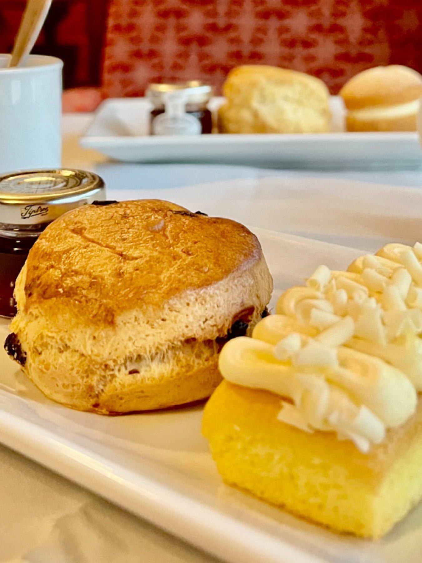 virgin-experience-days-midlands-steam-train-trip-with-cream-tea-for-two-3-uk-locationsback