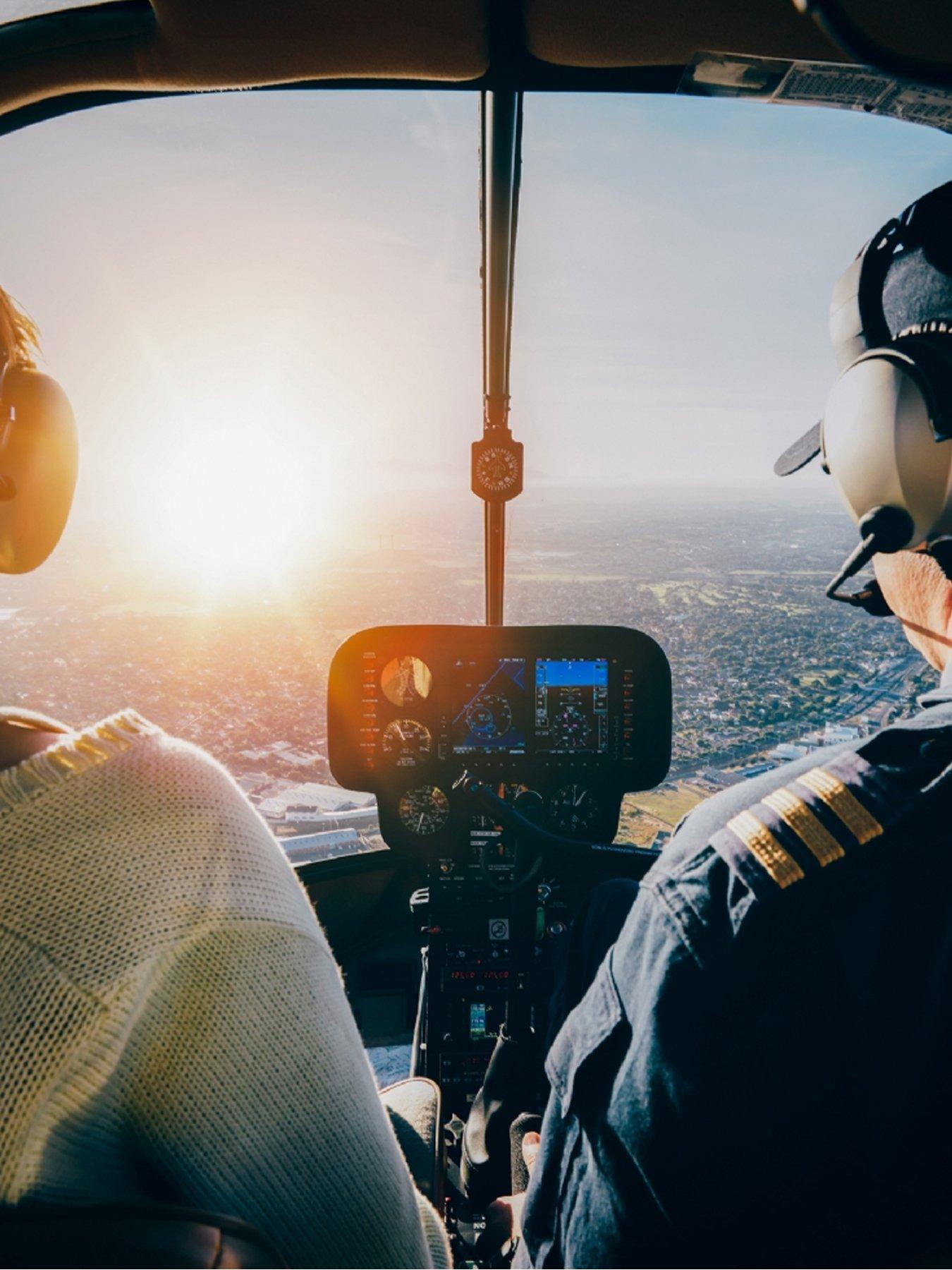 activity-superstore-deluxe-helicopter-flight-with-a-glass-of-bubbly-chocolatesstillFront