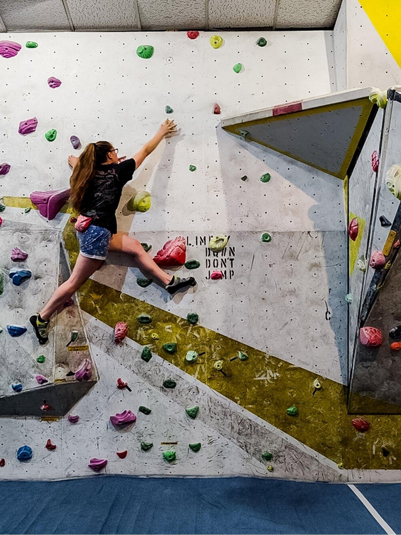activity-superstore-introduction-course-to-bouldering-for-twoback