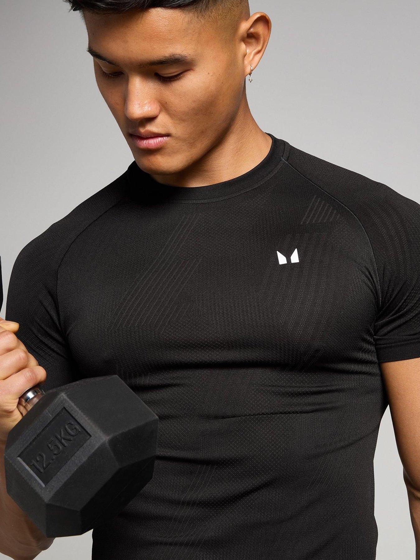 myprotein-mens-training-pillar-graphic-seamless-top-blackdetail