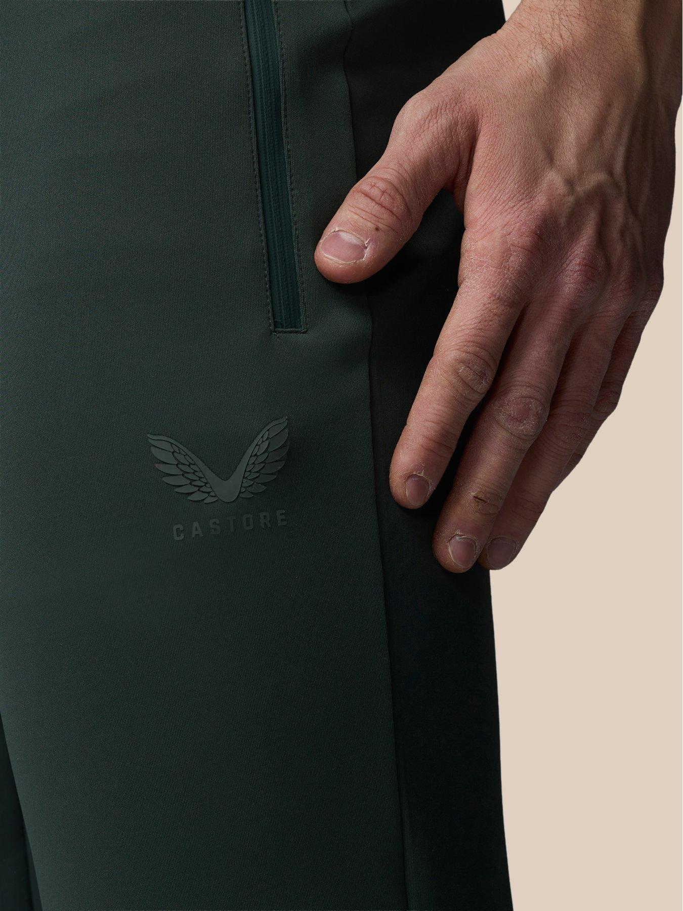 castore-mens-training-flex-jogger-greenoutfit