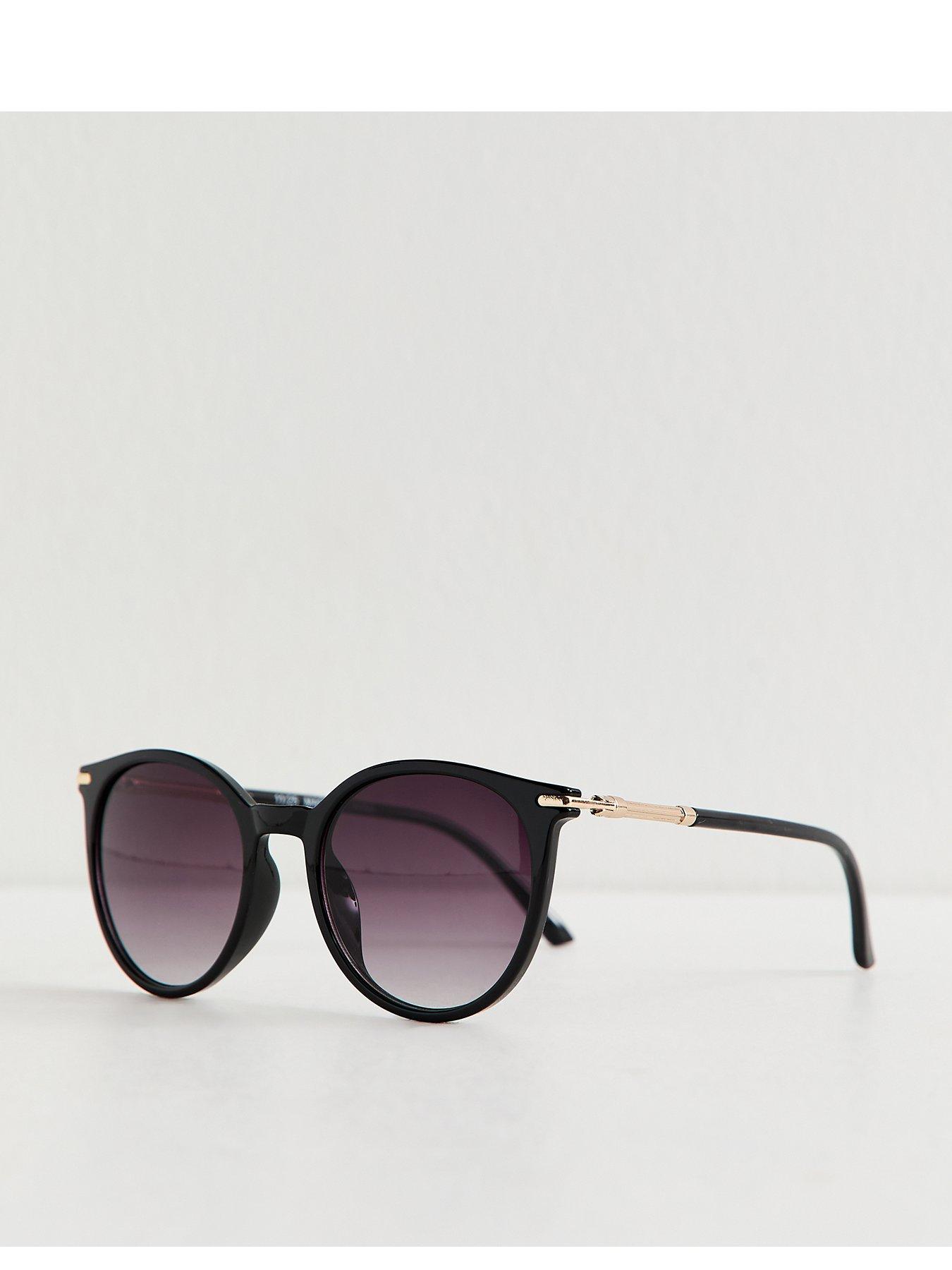 Image 1 of 4 of New Look Round Frame Sunglasses - Black