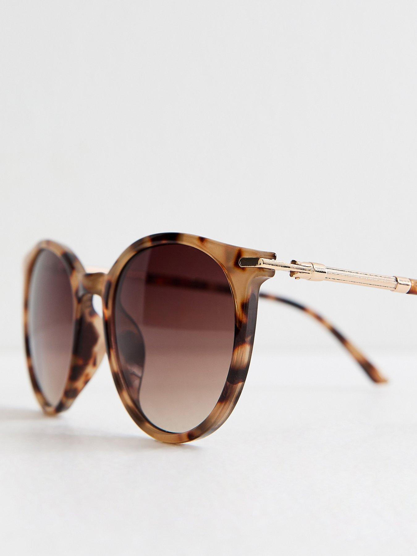 Image 4 of 4 of New Look Tortoise Effect Round Frame Sunglasses - Brown
