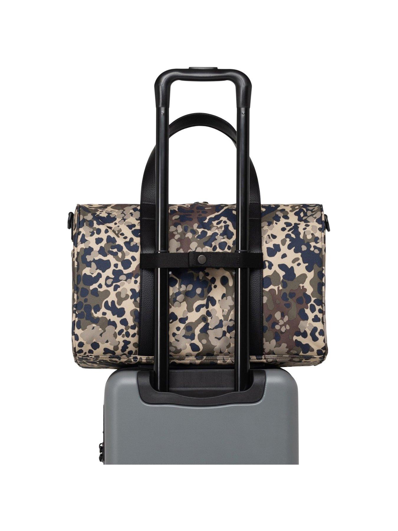 herschel-novel-carry-on-tcamooutfit