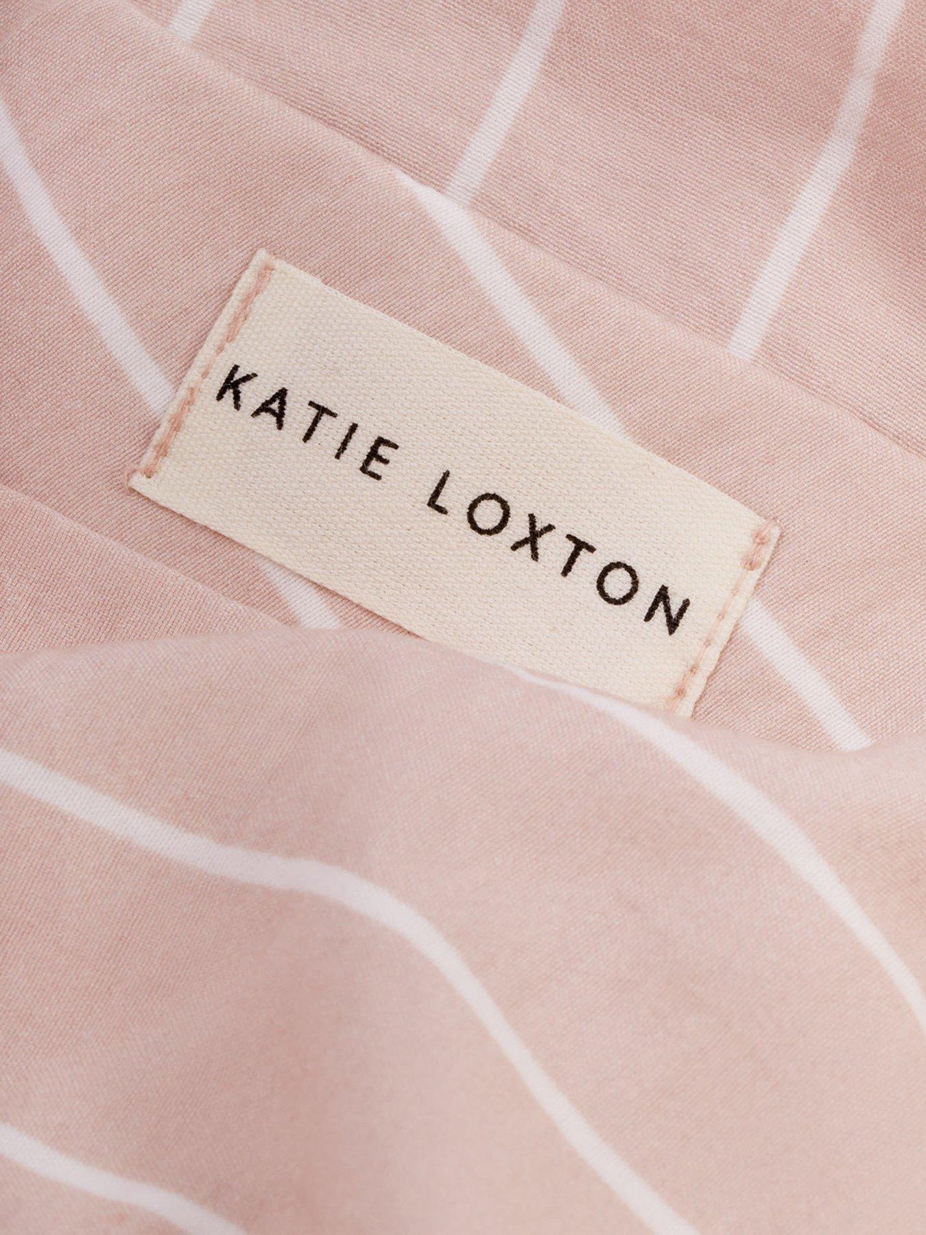 katie-loxton-gift-boxed-pyjama-set-pink-white-stripe-printoutfit